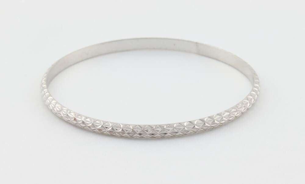 Sterling Silver Diamond Cut Bangle Bracelet 7 1/2" inch - Picture 5 of 5